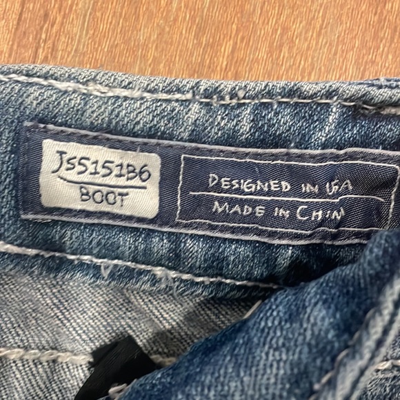 Miss Me Medium Wash Mid Rise Studded Bootcut Jean, Women's Size 27x33 - Picture 6 of 11